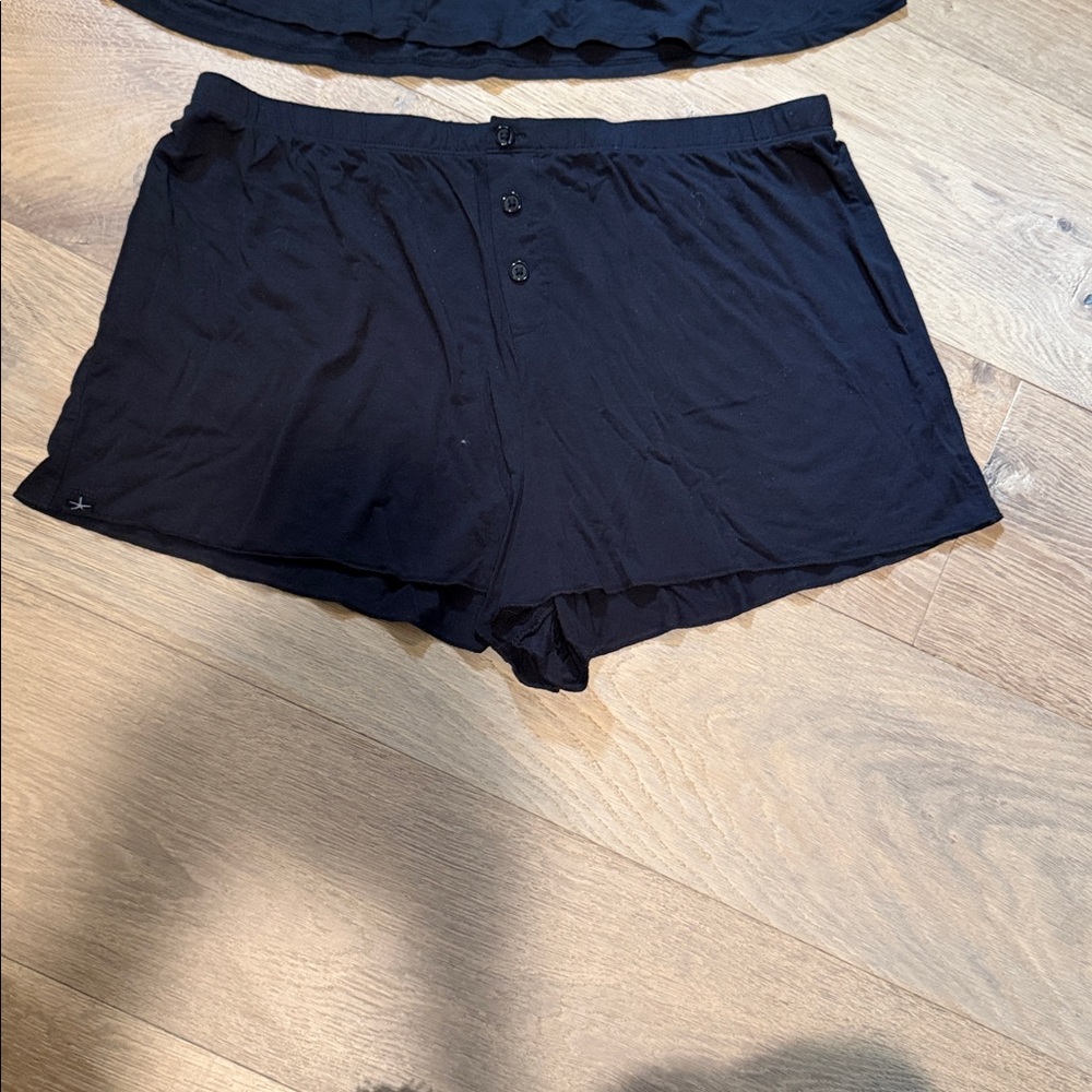 Barefoot dreams pajamas - Picture 3 of 4
